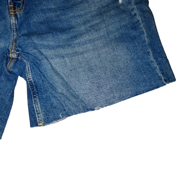 Old Navy Women's Plus Size High Rise O.G Straight Denim Cut Off Shorts - Picture 4 of 6